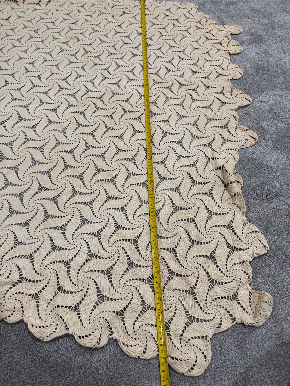 Handmade vintage Crocheted tablecloth in Cream - Picture 5 of 6